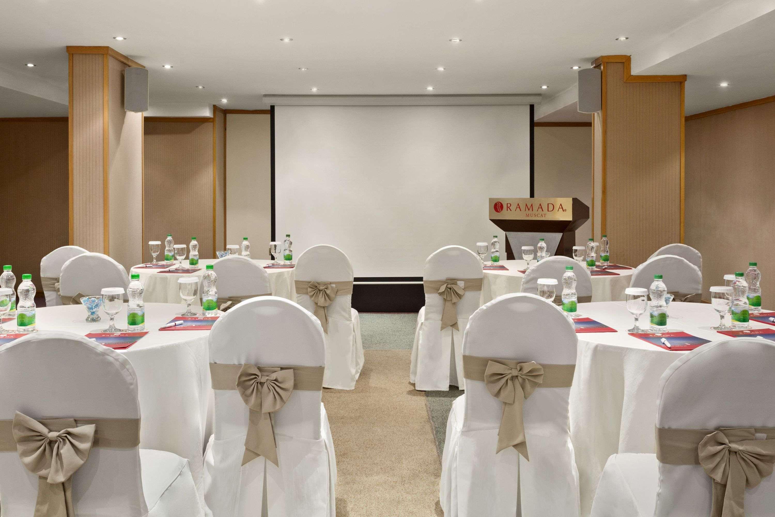 Ramada Qurum Beach Hotel 4* Muscat
