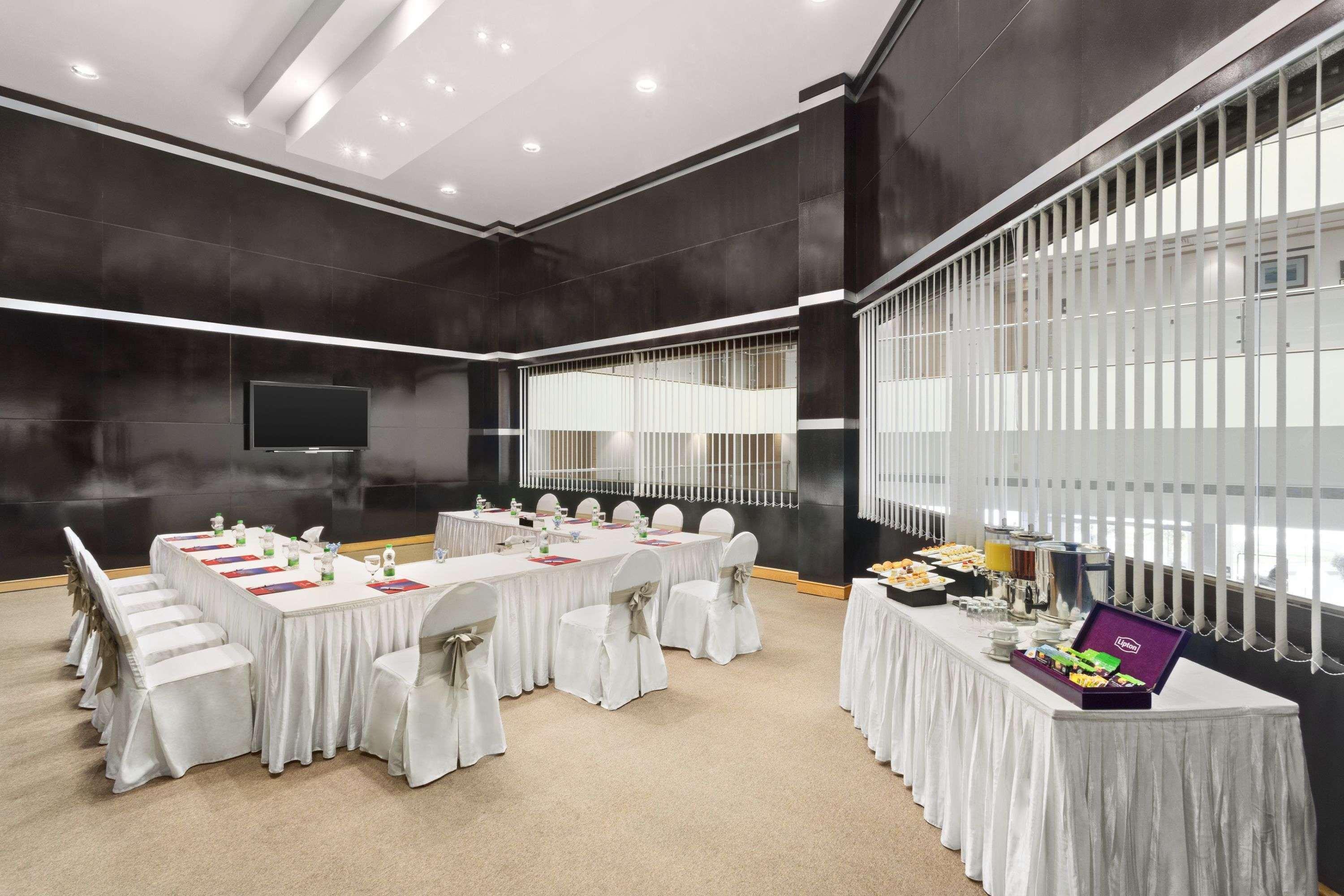 Hotel Ramada Qurum Beach Hotel Muscat