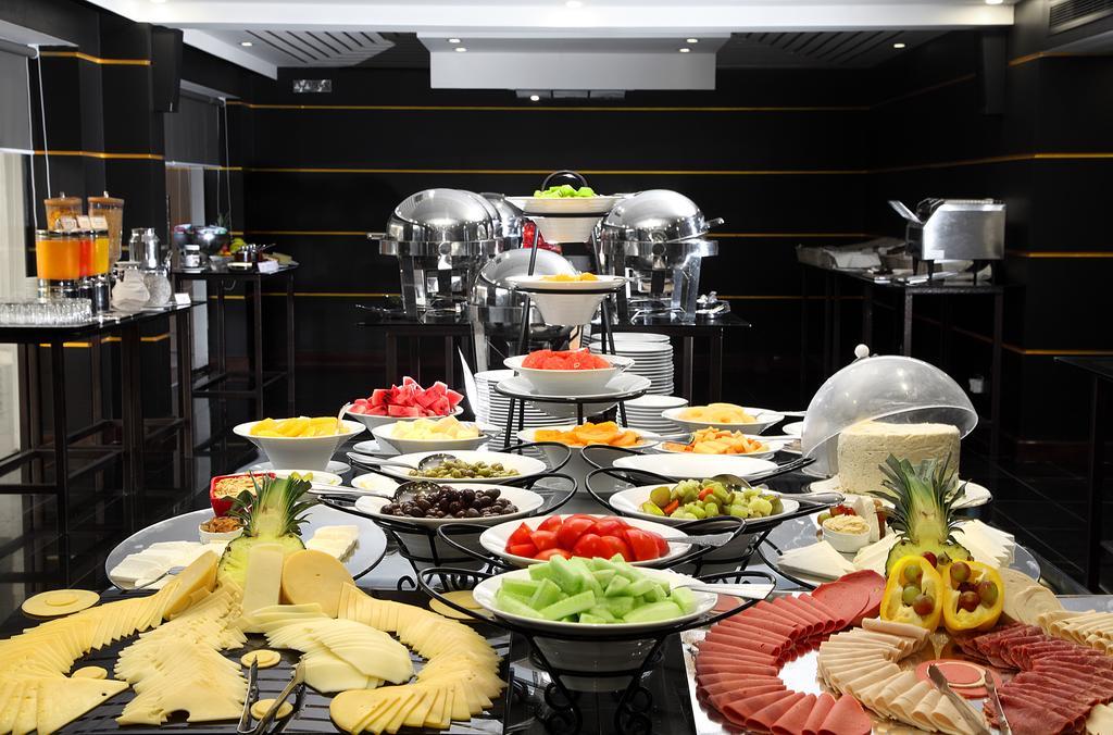 Ramada Qurum Beach Hotel Hotel
