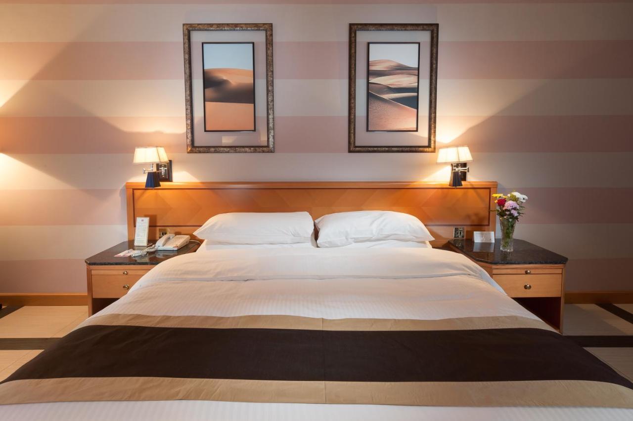 Ramada Qurum Beach Hotel Hotel